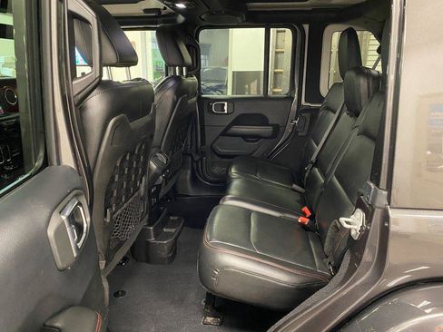 Used 2018 Jeep Wrangler Unlimited Rubicon w/ Dual Top Group image 13
