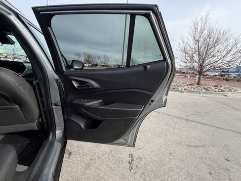 Used 2025 Chevrolet Trax RS w/ Sunroof Package image 26