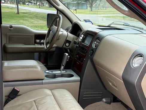 Used 2005 Ford F150 Lariat image 23
