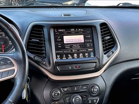 Used 2017 Jeep Cherokee Latitude w/ Safety/Convenience Group image 6