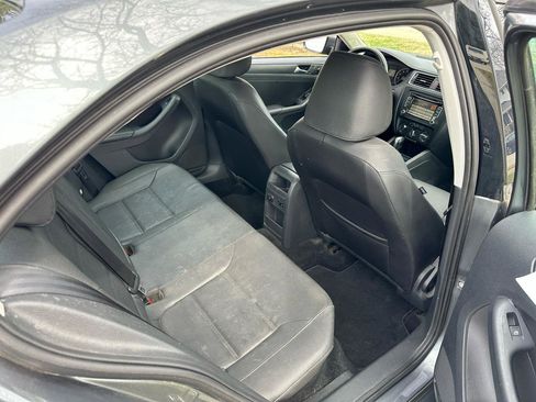 Used 2012 Volkswagen Jetta SE image 25