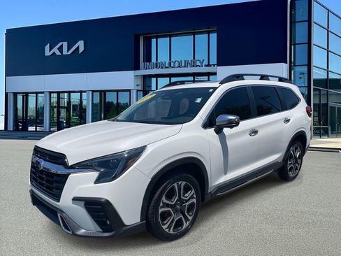 Used 2023 Subaru Ascent Touring AWD/4WD image 3