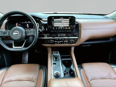 Used 2024 Nissan Pathfinder Platinum AWD/4WD image 9