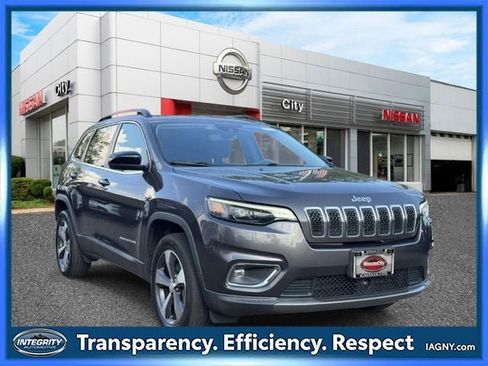 Used 2022 Jeep Cherokee Limited w/ Mopar Interior Package AWD/4WD image 1