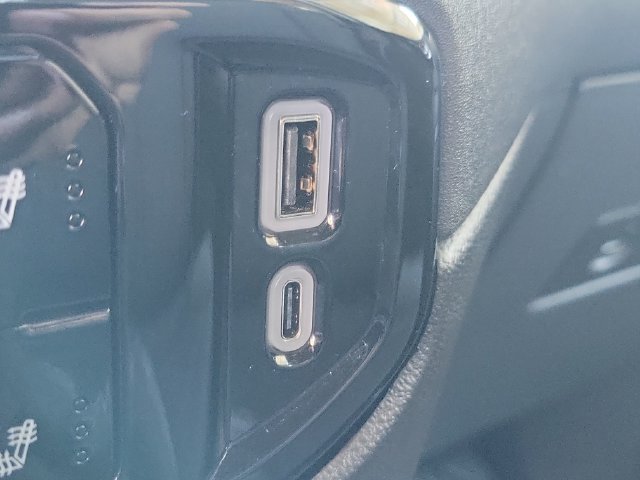 Used 2025 Chevrolet Silverado 1500 LT AWD/4WD image 16