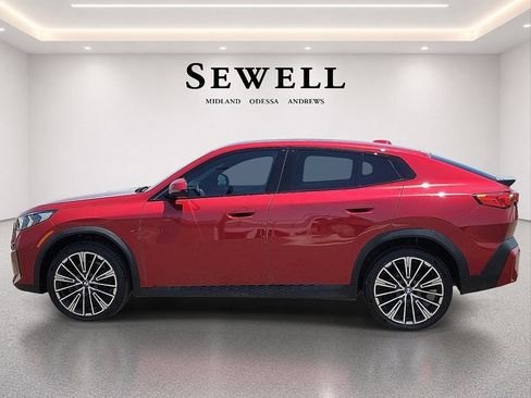 Used 2024 BMW X2 xDrive28i w/ Technology Package AWD/4WD image 2