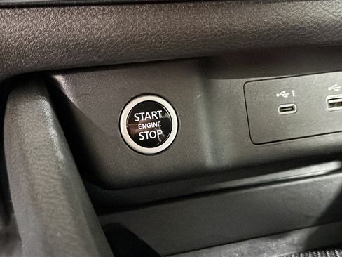 Used 2023 Nissan Rogue S FWD image 9