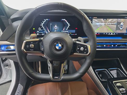Used 2023 BMW 740i w/ Parking Assistance Package RWD image 19