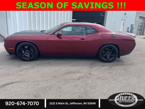 Used 2022 Dodge Challenger SRT Hellcat image 2