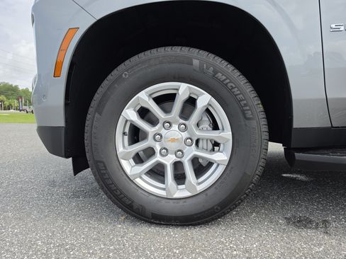 New 2026 Chevrolet Suburban LT w/ Comfort Package AWD/4WD image 43