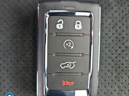 New 2026 Jeep Grand Cherokee Altitude image 32