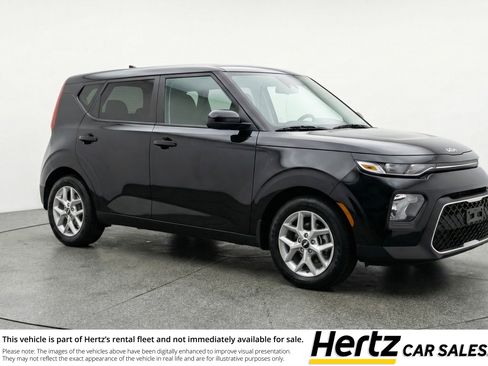Used 2025 Kia Soul LX w/ LX Technology Package FWD image 1