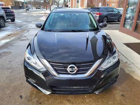Used 2017 Nissan Altima 2.5 SR image 2