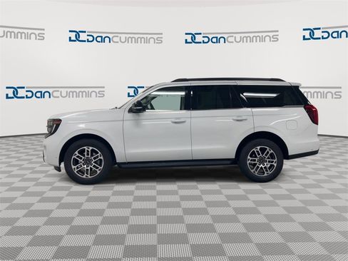 Used 2025 Ford Expedition Active image 5