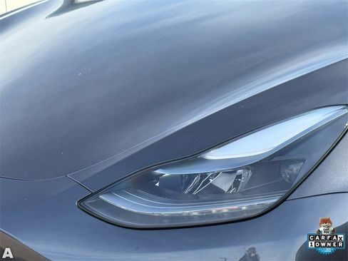 Used 2023 Tesla Model Y Performance image 8