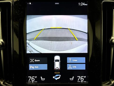 Used 2021 Volvo XC60 T5 Momentum w/ Premium Package image 11