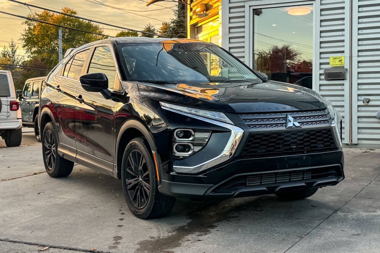 Used 2023 Mitsubishi Eclipse Cross LE AWD/4WD image 1