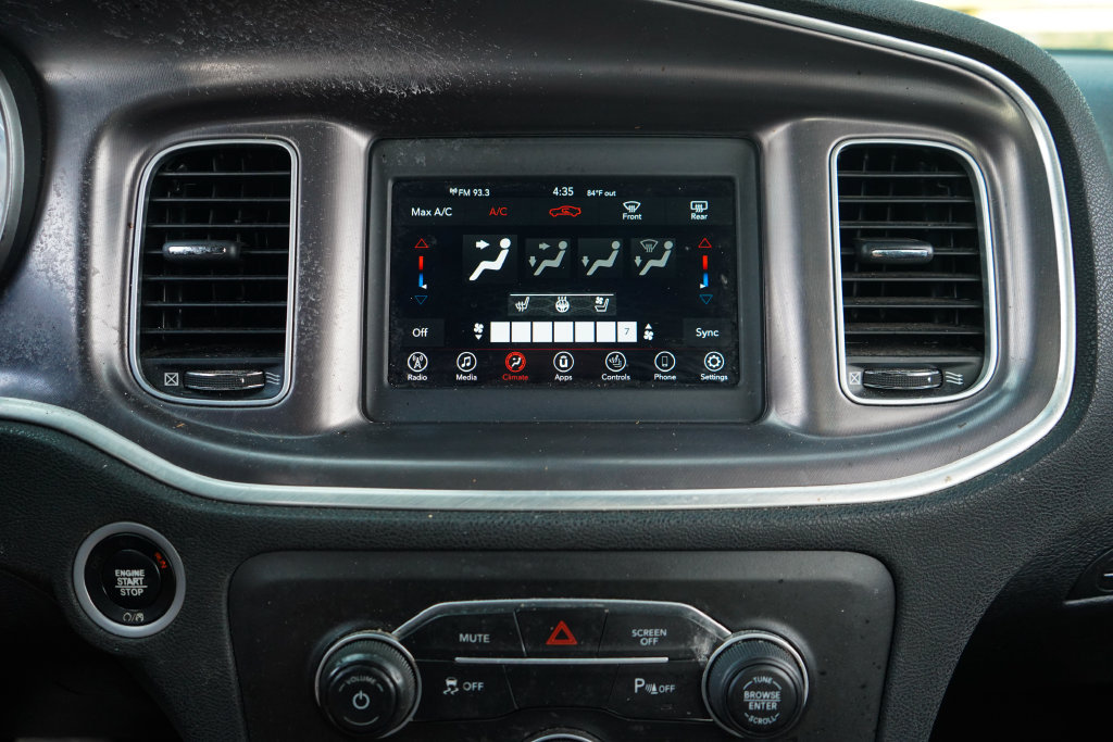 Used 2021 Dodge Charger SXT w/ Leather Interior Group RWD image 11