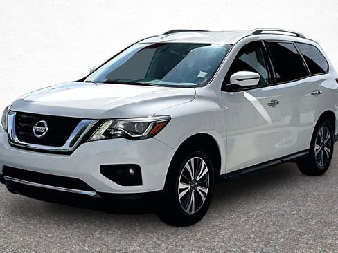 Used 2017 Nissan Pathfinder SV FWD image 4