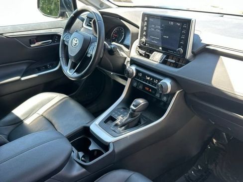 Certified 2021 Toyota RAV4 XLE Premium AWD/4WD image 32