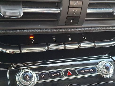 Used 2022 Lincoln Corsair AWD w/ Premium Package image 17