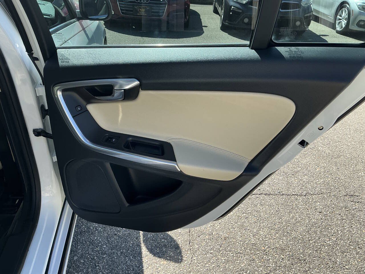 Used 2016 Volvo S60 T5 Premier w/ Convenience Package FWD image 33