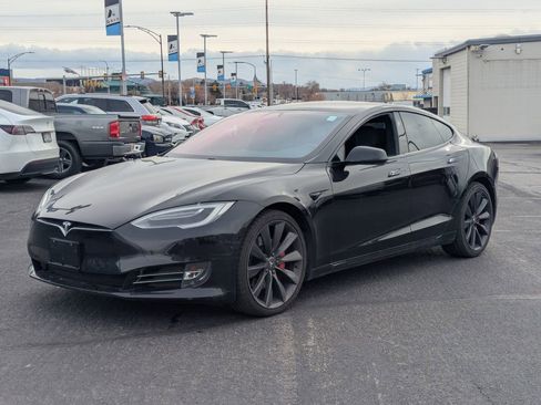 Used 2016 Tesla Model S Performance image 9