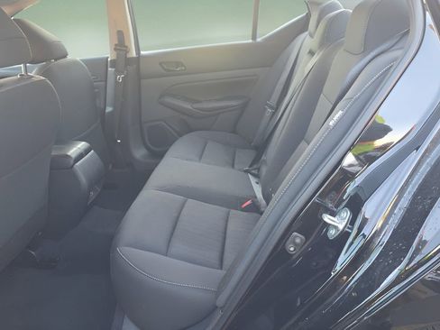 Used 2025 Nissan Altima 2.5 SV FWD image 11