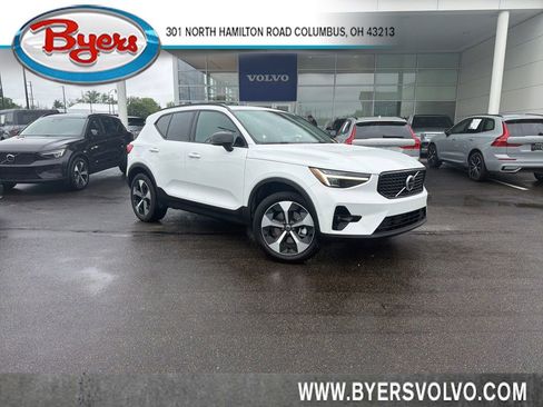 Used 2026 Volvo XC40 B5 Plus AWD/4WD image 1