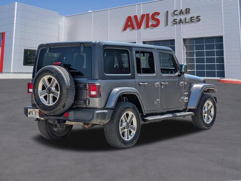 Used 2022 Jeep Wrangler Unlimited Sahara w/ Cold Weather Group AWD/4WD image 6