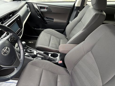 Used 2018 Toyota Corolla iM image 14