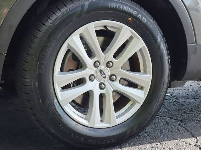 Used 2018 Ford Explorer XLT w/ Equipment Group 202A AWD/4WD image 22