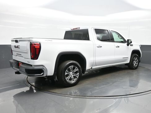 Used 2025 GMC Sierra 1500 SLT AWD/4WD image 6