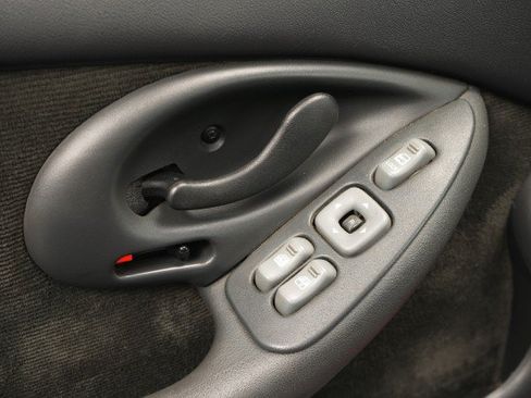 Used 1994 Pontiac Firebird Formula RWD image 39