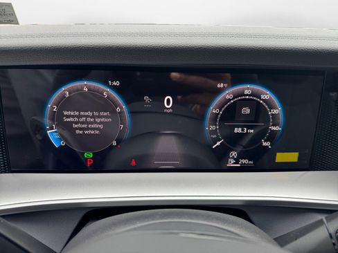 New 2025 Volkswagen Tiguan SE R-Line image 10