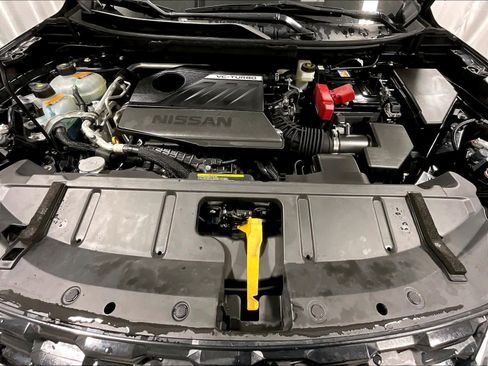 Used 2023 Nissan Rogue SV image 29