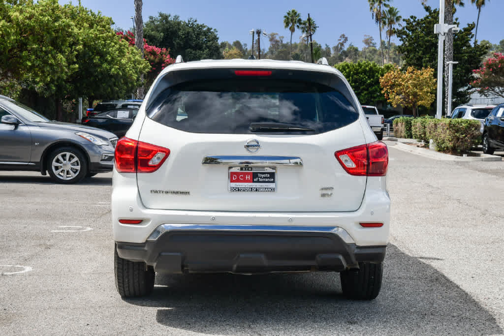 Used 2017 Nissan Pathfinder SV AWD/4WD image 8