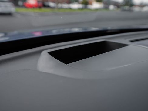 Used 2020 Volvo XC60 T6 R-Design image 35