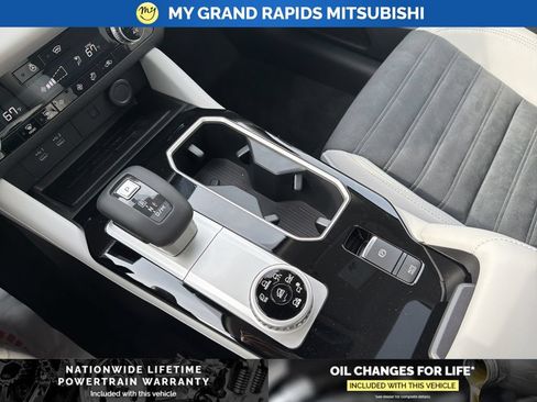 New 2026 Mitsubishi Outlander SE AWD/4WD image 20