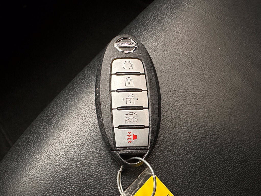 Used 2021 Nissan Maxima SR w/ Sport Mat Group FWD image 25