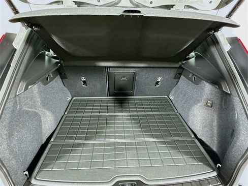 Used 2023 Volvo XC40 B5 Plus w/ Driver Assist Package image 22