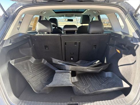 Certified 2022 Volkswagen Taos SE w/ Panoramic Sunroof Package image 25