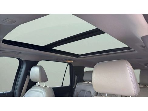 Used 2021 Ford Expedition Max Limited image 11