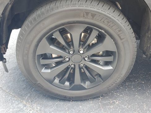 Used 2017 Ford F150 XL w/ Equipment Group 101A Mid RWD image 4