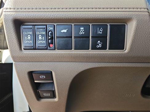 Used 2018 Honda Odyssey EX-L image 26