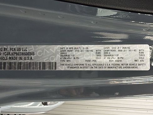 Used 2025 Jeep Wrangler Unlimited Sahara w/ Safety Group AWD/4WD image 47