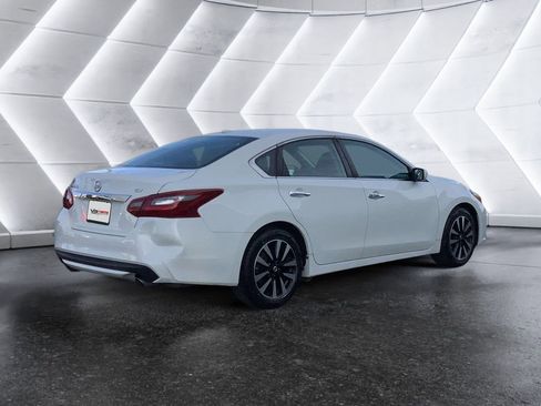Used 2018 Nissan Altima 2.5 SV image 4