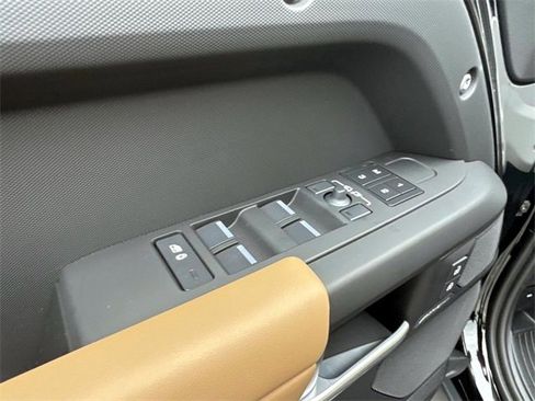New 2026 Land Rover Defender 110 S image 17