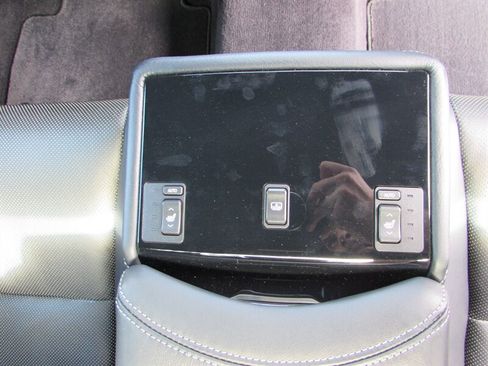 Used 2013 Lexus LS 460 AWD w/ F-Sport Pkg image 29