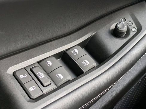 New 2025 Jeep Grand Cherokee L Laredo image 21